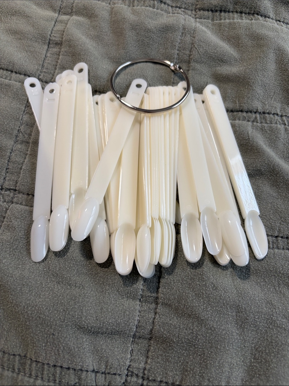 White Nail Color Display Swatch Fan with Metal Ring